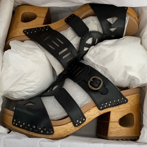 dansko oralee sandals